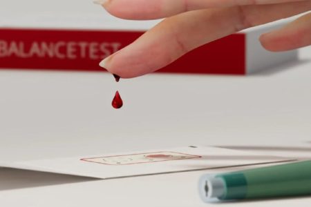 Persönlicher Trockenbluttest für Zellgesundheit bei Hautfee by Cornelia Wermann – bequem von zu Hause durchführen und individuell beraten lassen.